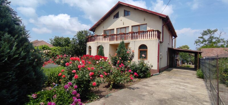 Comuna Curcani, jud. Calarasi, vanzare casa 5 camere, teren 1320 mp.